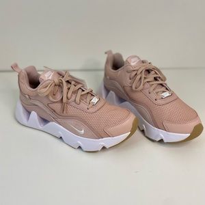 WOMEN NIKE RYZ 365 2 , SIZE 8